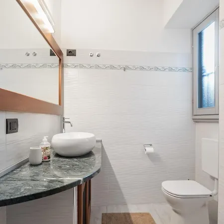 La Casa Di Pietra Di Moltrasio! מולטראזיו