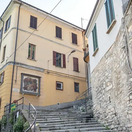 아파트 La Casa Di Pietra Di Moltrasio! 몰트라지오
